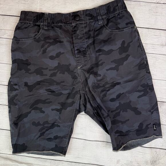 HOWE Men's Reversible Casual Shorts Charcoal Gray / Gray Camo  Size 30 x 9.5" - Picture 6 of 6